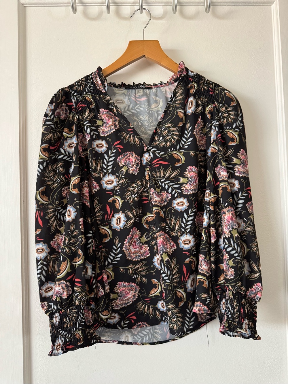 T Tahari Black Floral Smocked V-Neck Blouse Top
